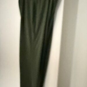 Susan Graver Women’s Liquid Knit pants in Dark Green.  Size 2XLP.  Inseam 26.5”